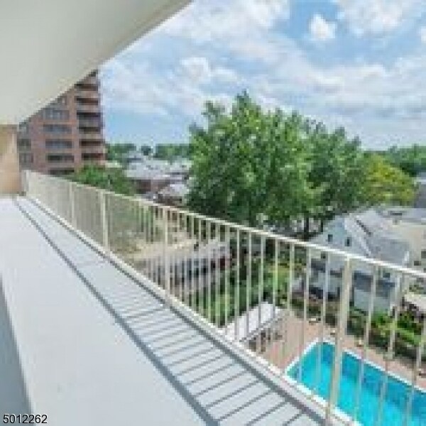 Building Photo - 285 Aycrigg Ave