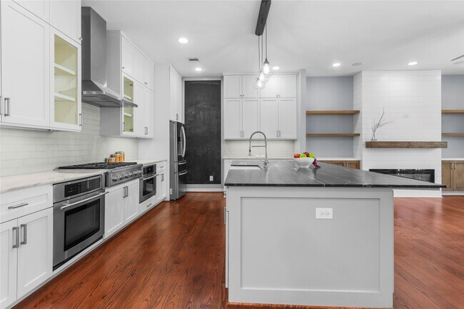 Foto del edificio - 4215 Lillian St