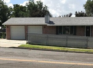 Building Photo - 209 W 500 N