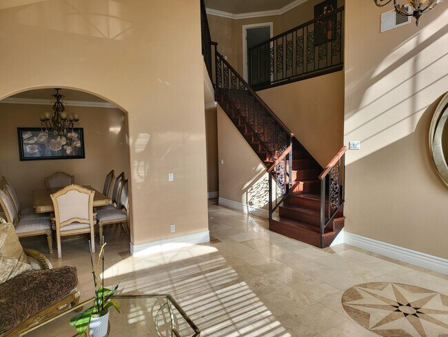 Building Photo - 5039 Serrania Ave