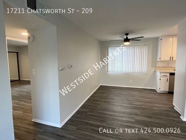 Foto del edificio - 17211 Chatsworth St