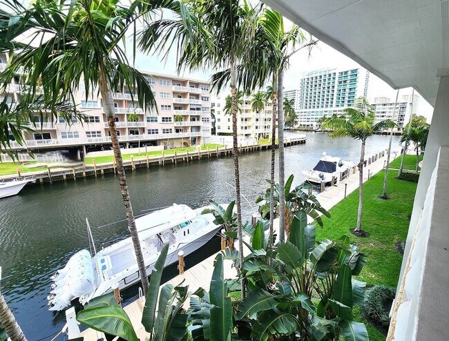 Foto del edificio - Charming 1-Bedroom Apartment Near Intracoa...