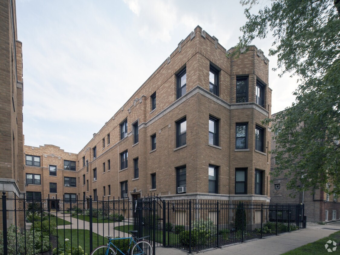 Primary Photo - 2615 N Spaulding Ave