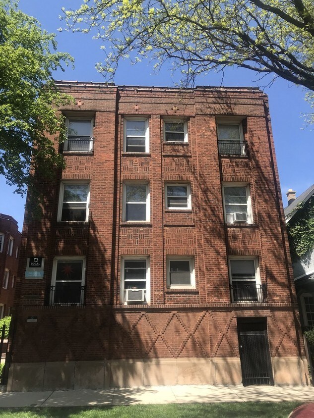 Primary Photo - 1348 W Argyle St