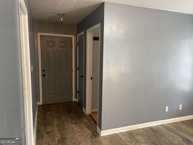 Building Photo - 2198 River Heights Ct SE