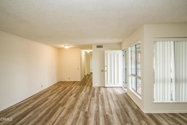 Building Photo - 3037 E Harbor Blvd