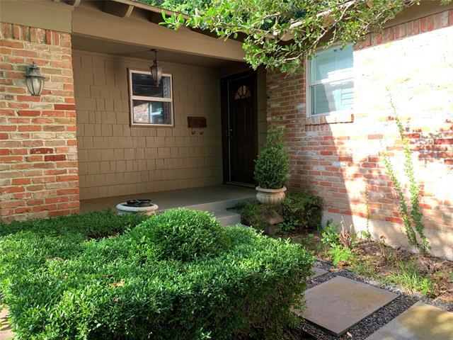 Building Photo - 852 Berkinshire Dr
