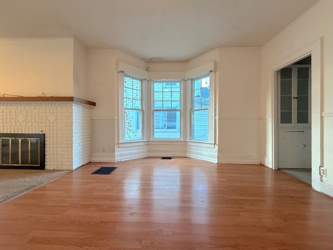 Foto del edificio - 609 N Main St