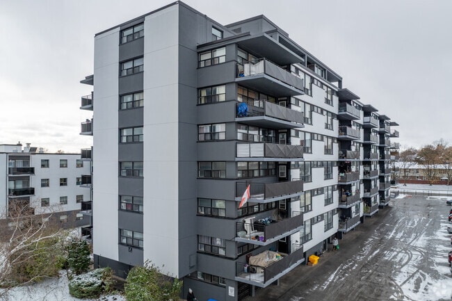 Building Photo - 124 Park Road North