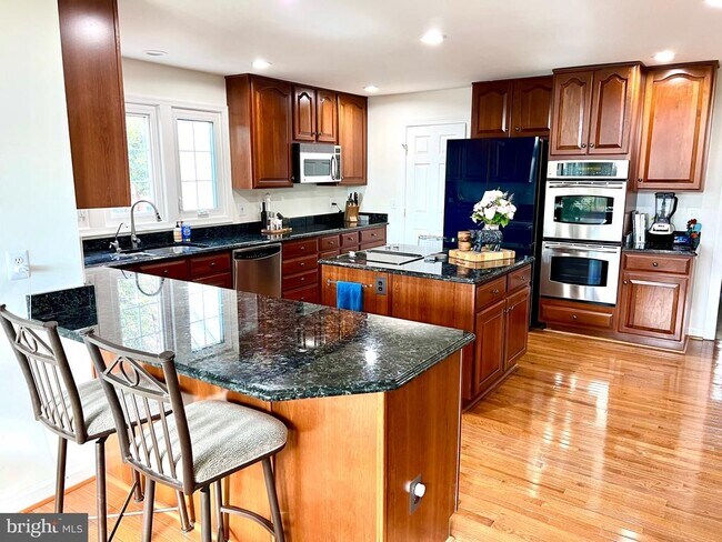 Building Photo - 14403 Dunwoody Ct