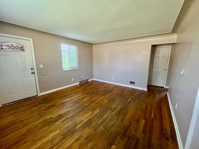 Foto del edificio - Updated 2 bed 1 bath duplex in Park Hill!