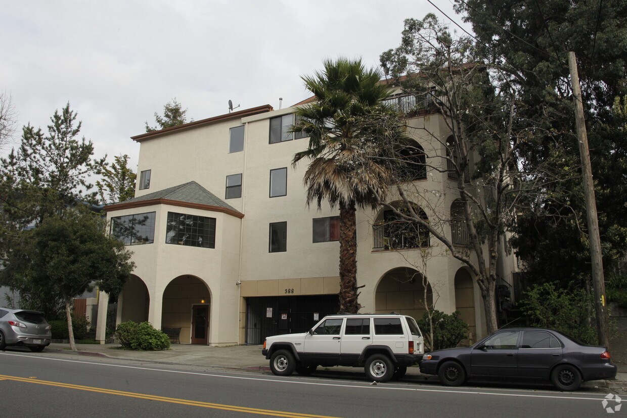 Building Photo - 388 Santa Clara Ave