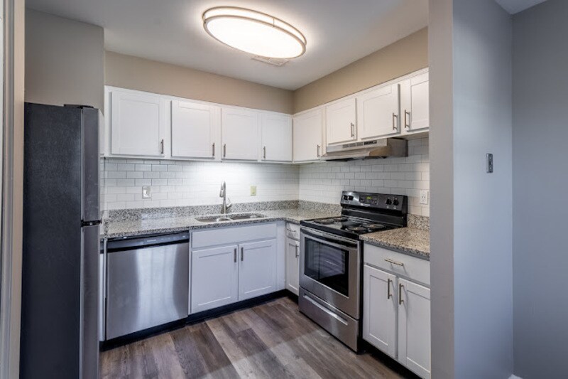 Foto principal - 101 Village Green Ln