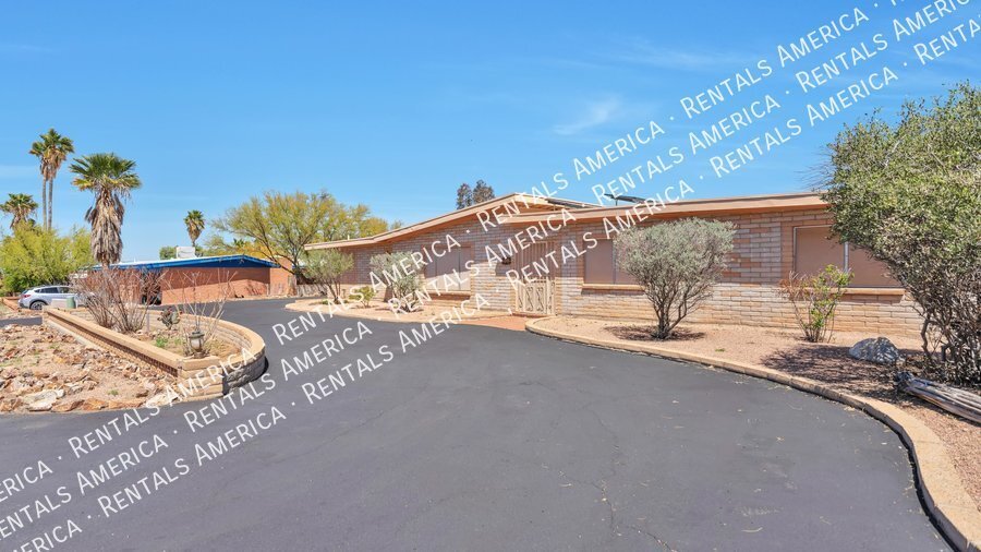 Foto principal - 201 S Nashville Ave