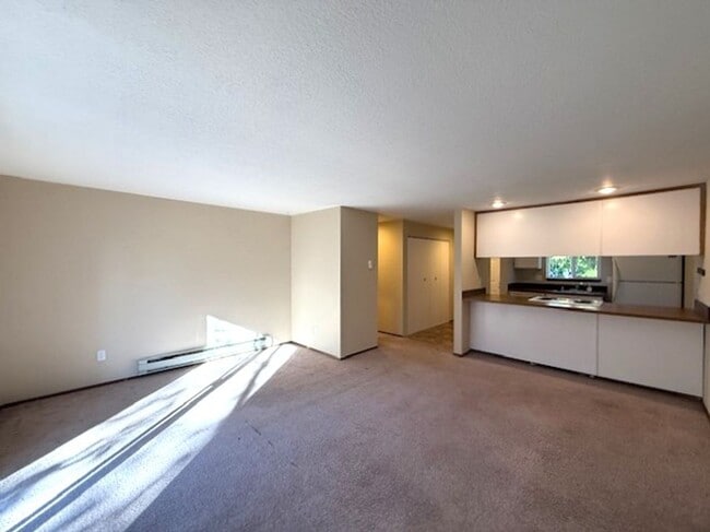 Building Photo - Budget Friendly in Lake Stevens - Move-in Ready!