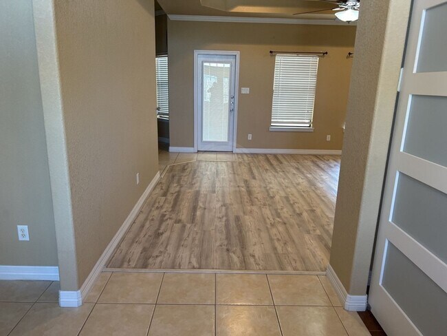 Building Photo - 203 Weeping Willow Ct