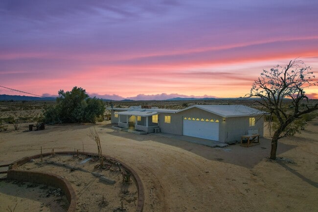 Building Photo - 1284 Mac Rae Rd