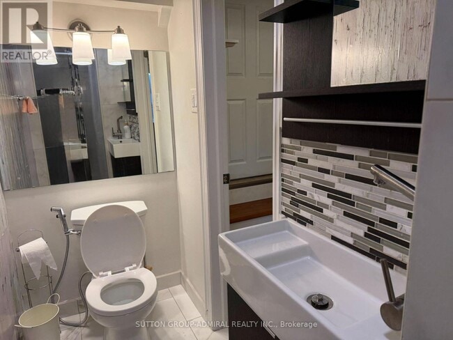 Building Photo - 82 Henderson Dr