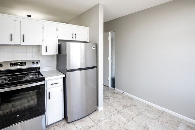 Building Photo - Spacious 3-Bedroom Apartment in Millard!