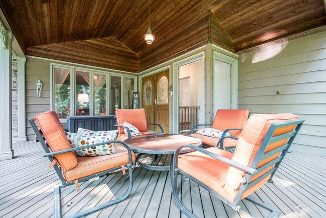 Building Photo - 20737 Rock Run Dr