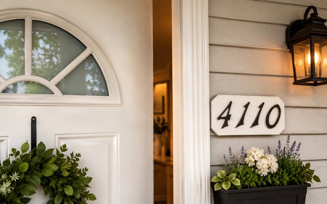 Foto del edificio - 4110 Yellow Pine Ln