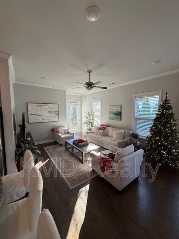 Foto del edificio - 9735 Briarwick Ln