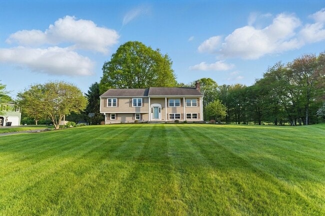 Building Photo - 121 Indian Meadow Dr