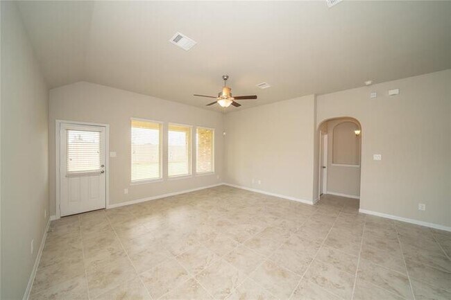 Foto del edificio - 7307 Saddle Tree Dr