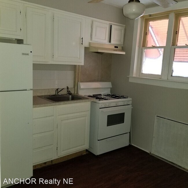 Building Photo - 3 br, 1 bath House - 1221 Mifflin St