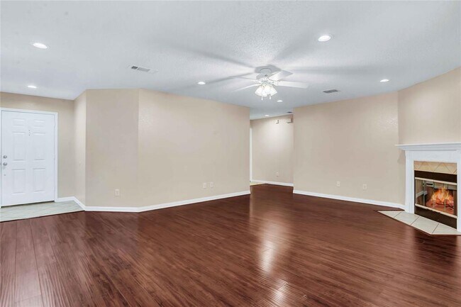 Building Photo - 1007 Lowndes Ln