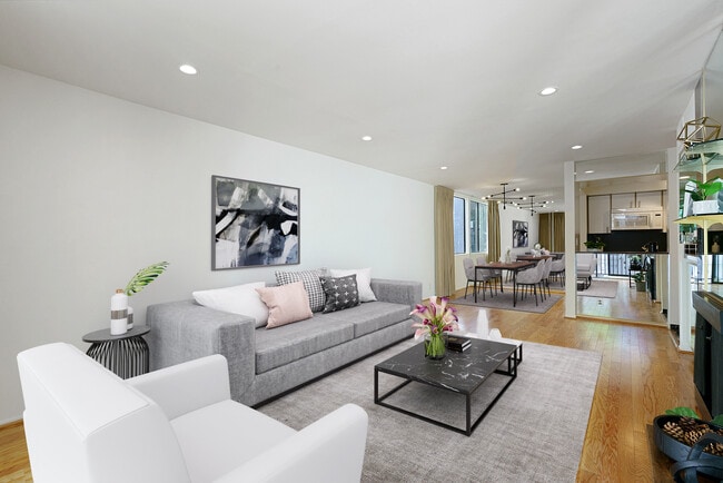 Building Photo - 906 N Doheny Dr