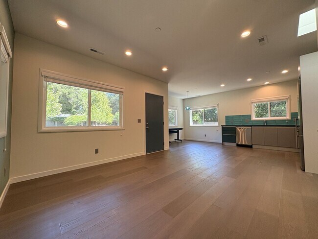 Building Photo - Beautiful 2BD/2BA ADU in Peaceful Portola Valley Setting