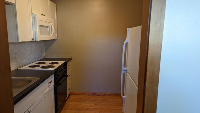 Building Photo - 2119 Bayliss St