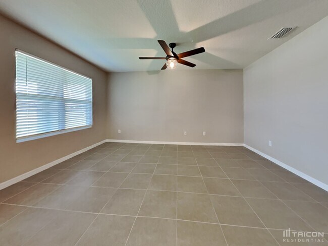 Building Photo - 5035 Willow Breeze Way Palmetto FL