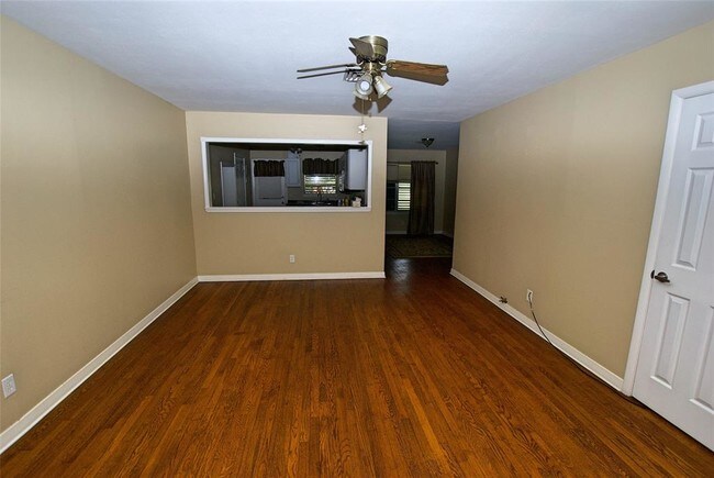 Building Photo - 2718 Patricia Dr