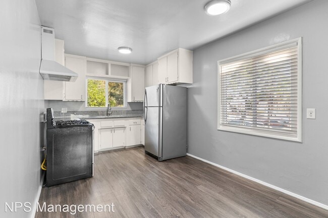 Foto del edificio - 2 br, 1 bath Apartment - 1577 Pine Avenue ...
