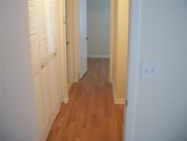 Building Photo - 1323 Sussex Dr