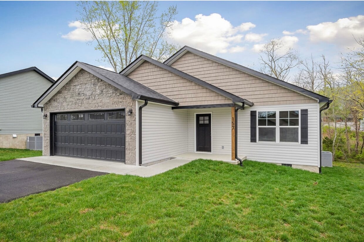 Primary Photo - 157 Sky View Meadow Dr