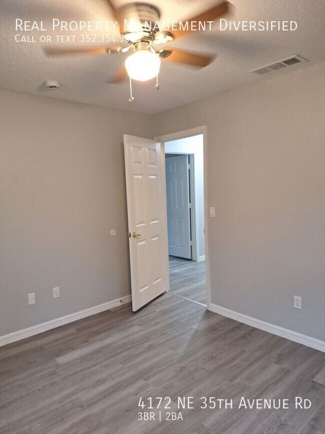 Foto del edificio - 4172 NE 35th Avenue Rd