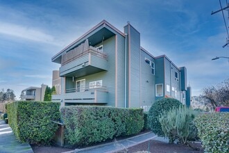 Building Photo - 2855 14th Ave W