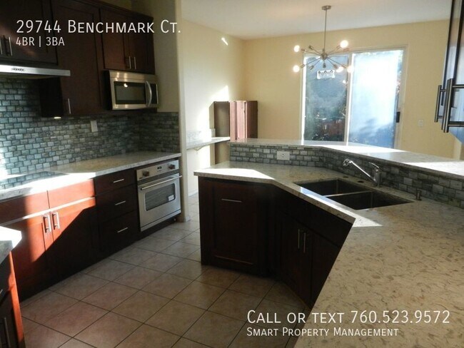 Building Photo - $200 off 1st 5 mos! Cul-de-sac Home 4 Bedr...