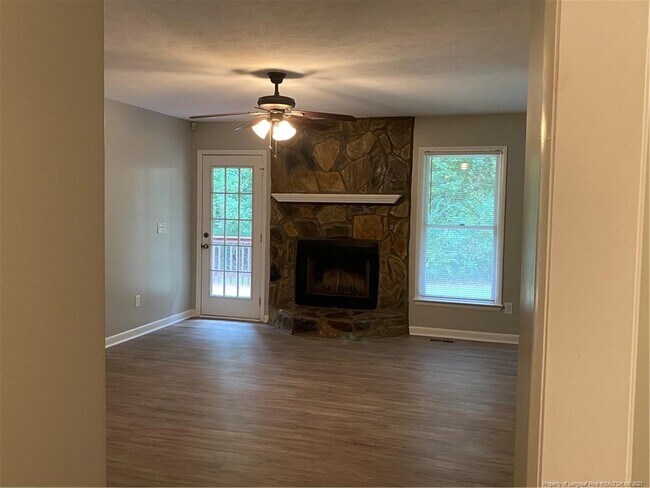 Foto del edificio - 6712 Byford Ct