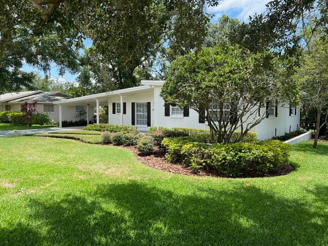 Foto del edificio - 1817 Loch Berry Rd