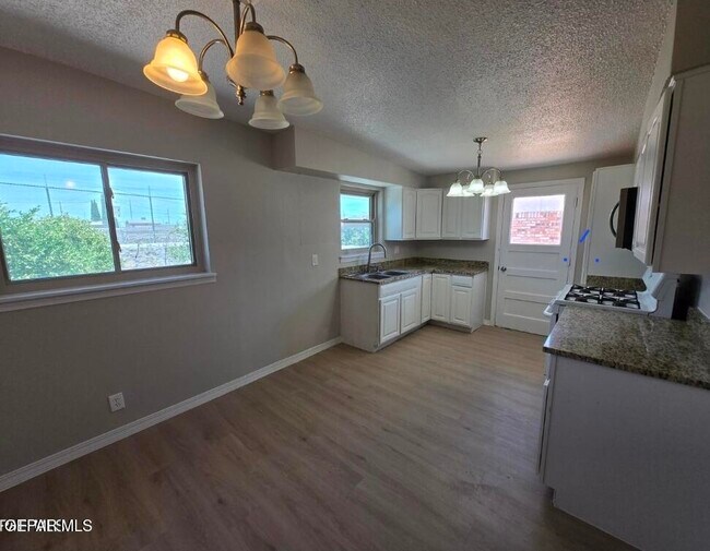 Foto del edificio - 3909 Sunrise Ave