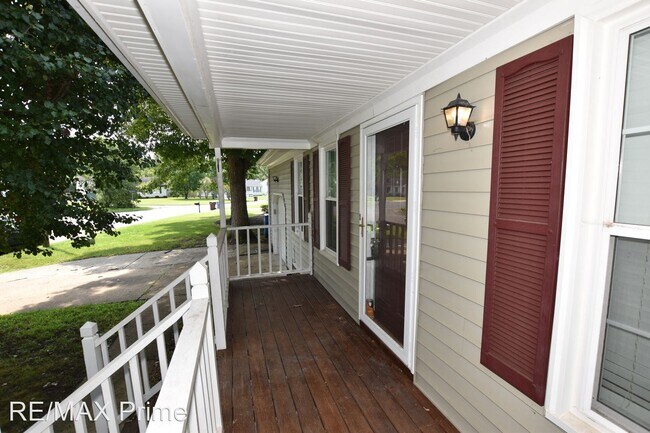 Foto del edificio - 3 br, 2 bath House - 2208 Locks Landing Cres.