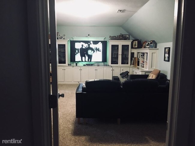Building Photo - 4 br, 2 bath House - 3204 Meanley Dr