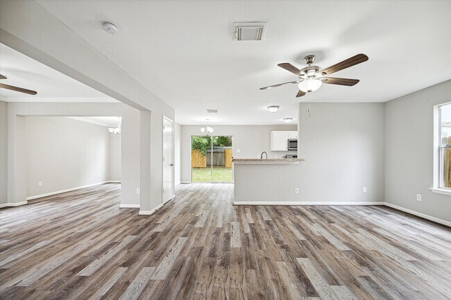 Foto del edificio - 7347 Parkland Manor Dr