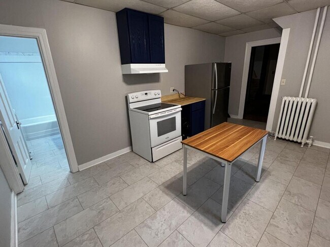 Building Photo - 1215 E 1st St