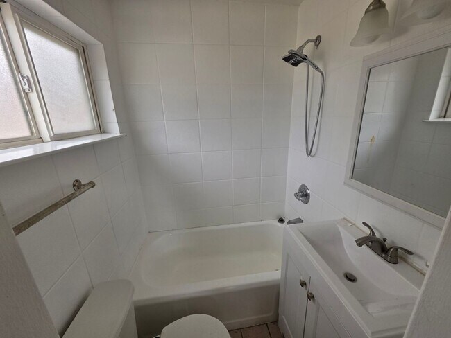 Foto del edificio - Studio Apartment Close to South Broadway!
