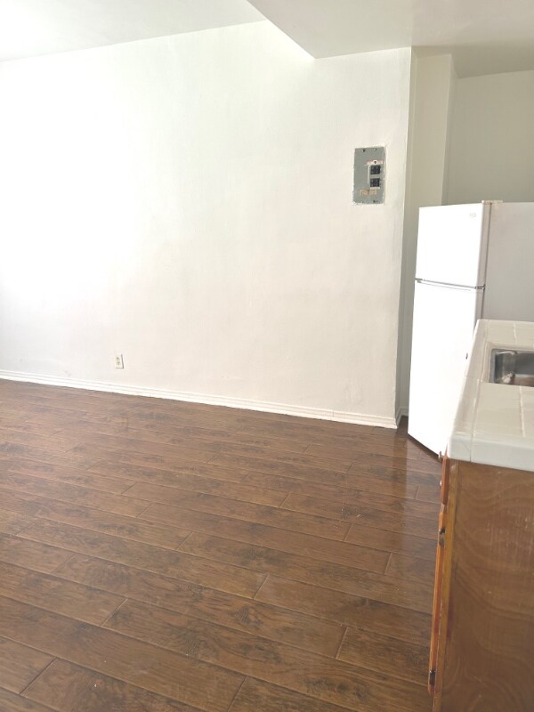 Building Photo - 611 Normandie Ave